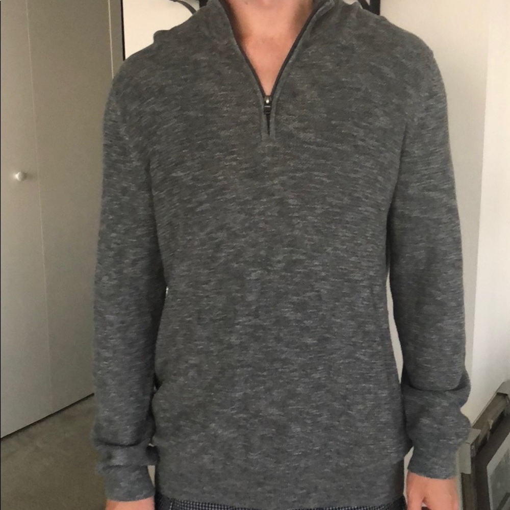 Men’s long sleeve grey sweater